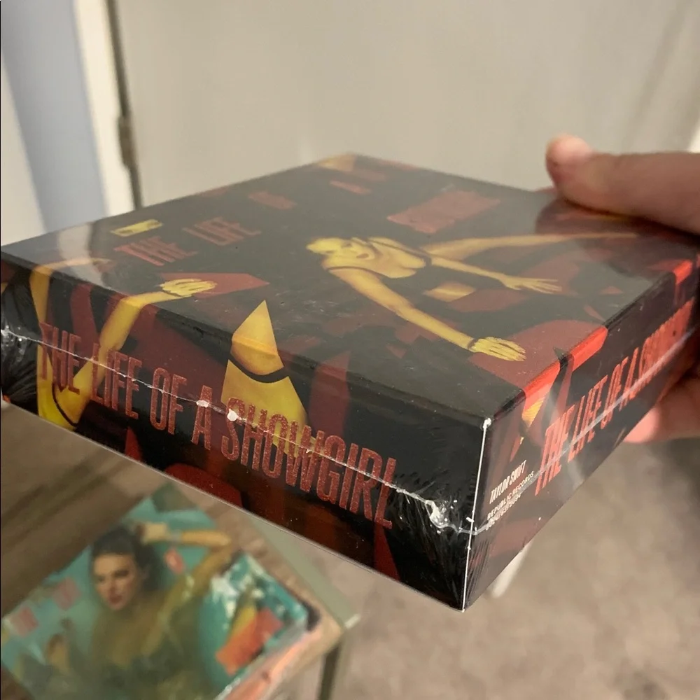 NIB The Life of a Showgirl Box Set - Picture 4 of 5